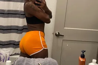 Sweet Chocolate , Sexy Slim Thick , Tight , Wet , && I Smell AMAZING but I TASTE 👅 even Better !! I'm ready to FREAAK && Please you Baaby .. !! Come Have Your Waaaay With Meee While You Still Got The Chance !! 😘😝🥰🩷✨ photo 6