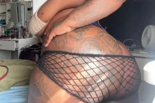 GOOD PUSSY photo 2