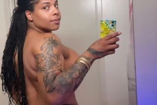 HORNY TRANS LOOKIN FOR BIG🍆CLICK FOR MORE photo 2