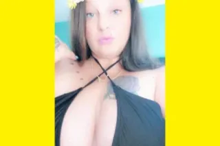 MILF YOU WOULD LOVE 2 FUCK 🍑🍆👅