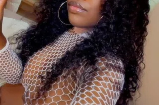 100% real no drama!!! 🍯 Slim Thick 🍭 Fun and Discreet 🤫 Avaliable NOW 💗 GREEK FRIENDLY GODDESSS 💋👅💦🍑