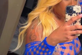 incall curvy slut! photo 2