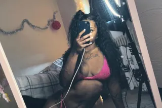 SEXY PETITE VISITING TOWN FOR A FEW DAYS💜🍓 photo 4