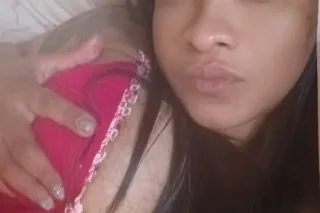Latina caliente 😜😛 Hay papi 🌶🌶 photo 2