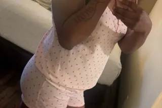 🍭🍪🍫 SWEET AND AVAILABLE🍫🍨🍭 photo 2