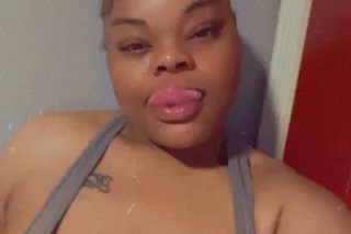 SLUT ME OUT photo 3