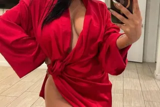 💋 Sweet, bold, and all yours 😏💋