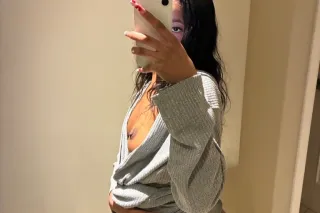 pretty petite w a phatt ah ! 🫣 photo 9