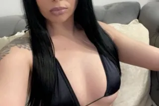 upscale bombshell 🦋