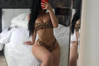 sexy latina en zona photo 2