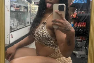 HAVE FUN WITH A BROWNSKIN MAMII 🌹💦 photo 3