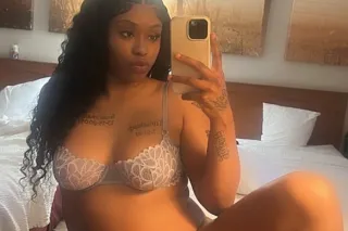 HAVE FUN WITH A BROWNSKIN MAMII 🌹💦 photo 5