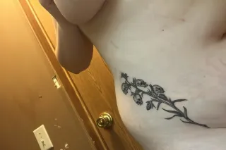pretty girl looking for some fun 😘