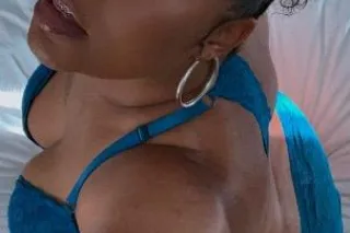 🦚 The Early Bird Gets The Worm 🐛💚🩵 photo 2