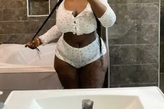 Thick Thighs , Saves Lives💋 photo 4