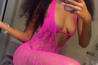 ur DREAM petite treat 🍫 specials photo 2