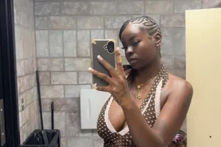 CUM on my chocolate 🥰 photo 2