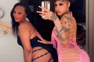 Tatted & Exotic 😍 Pretty & Petite With A Nice Bubble But 😋