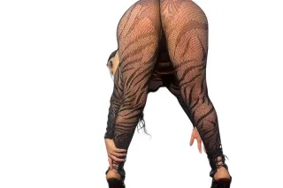 sexy latina available now 🥰🍭