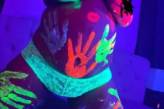 Happy 4th! Turns out independence 🎆makes me horny🤤🫦 😈 I’m 📣 Moxie 🌙 and love to satisfy 🤤Cum find out for yourself… 😍 video verification required 🎥📱✅. THICK🫦 Playful 🏝Mixed 😻💦 💫 Horny MILF💫 💯. photo 4