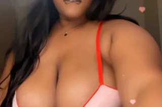 pretty & thick w/ a phatt ah ! SPECIAL !!!! photo 2