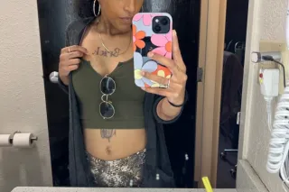 80QV • Start your week off right with something good n' tight 🤫😜🤭💦