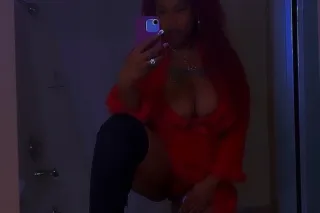 Santa Daddy🎅🏼Can I Be Ur Naughty Mrs.Claus 💋🫦Mixed Asian & Blk Creamer Available 24/7🫦🍹