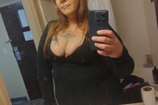 GILF with head master skills photo 5