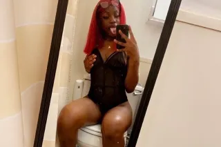 Better and wetter😋👋💦💦SLIM THICK EBONY photo 3