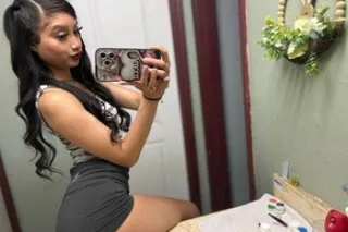 sexy Latina 💦 lets party 😍 photo 3