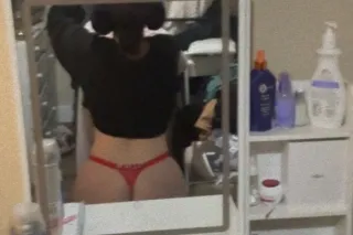 Petiete Bombshell😈 Eureka -Ask about my sexy friend as well- Two Girls Avaliable photo 2