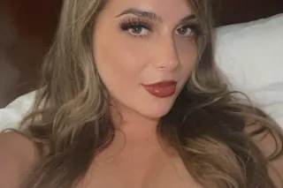 Busty Bombshell Bella🫦 photo 5