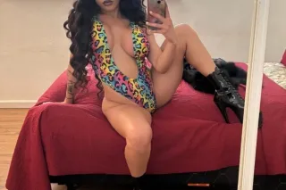 NEW Busty Kinky Bombshell 🍒