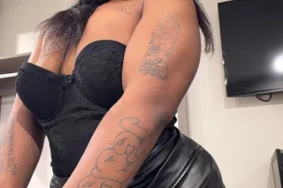 Sexy Chocolate Beautiful Thick Lady photo 4