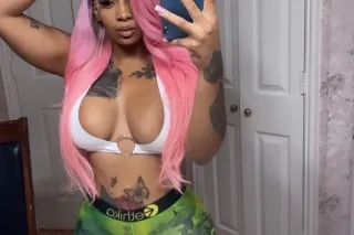 thick pretty and freaky af 😜 photo 2