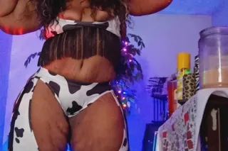 slim -Thick short thickYour Thick Goddess Filyhy Fantasy 😈😈 im available For your desire Thick Thighs photo 10