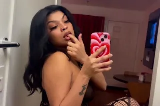 chica latina lista para ti papi