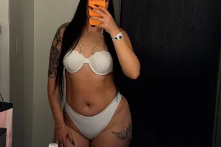 Latina 100 % real photo 2