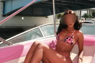 One Of A Kind Local Baddie photo 3