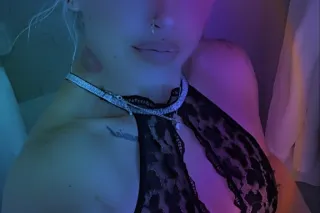 HeY LoVeLy MeN Im BaCk!!!! photo 4