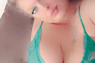 Incall Only COME MEET THE BUSTY BLONDE BOMBSHELL MISS.Bunny photo 11