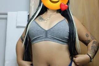 Latina photo 4