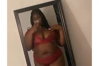 TIGHT 💦 CURVY BOMBSHELL✨✨ photo 6