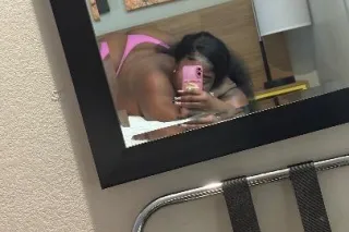 bbj available outcalls 2 Pops $180. Qv $80 CANDI🍭