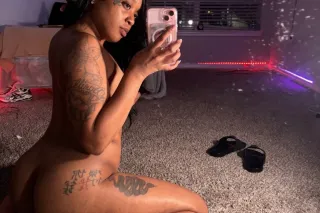 SLIM THICK FREAK 🐐👅 photo 5