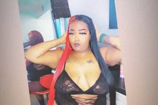 SEXY RED THICK EBONY photo 2