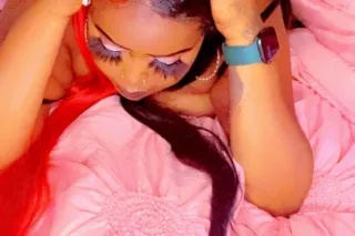 SEXY RED THICK EBONY photo 3
