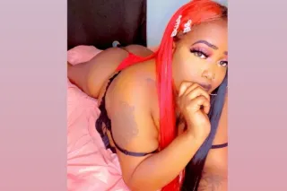 SEXY RED THICK EBONY photo 4