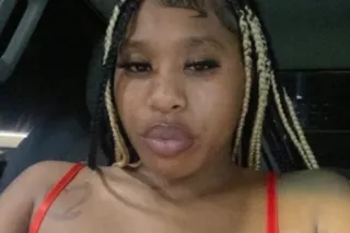 brown skin baddie two girl hit me up for pic