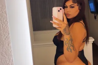 Curvy thick mami